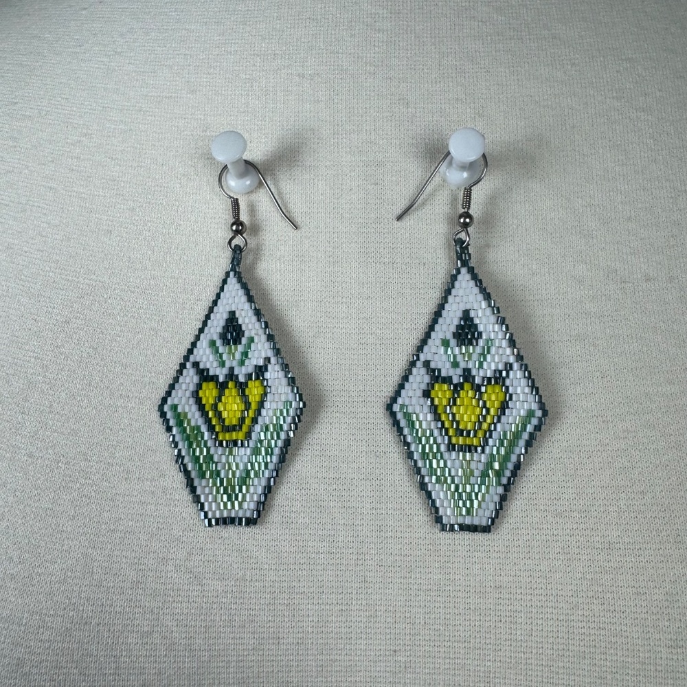 Geometric Beaded Earrings Set - Multicolor - Picture 4 of 9